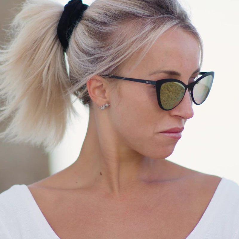 women wear black frame cat eye sunglasses yellow mirror lens UV 400 SOLFUL Ibiza gafas-de-sol
